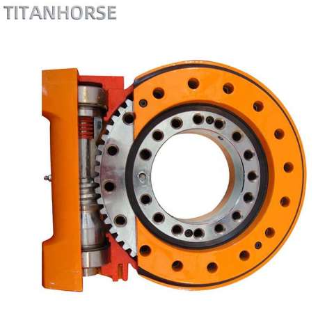 High hardness enclosed single axis slewing drive type for solar trackers